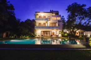 Arahtis Lake Villa
